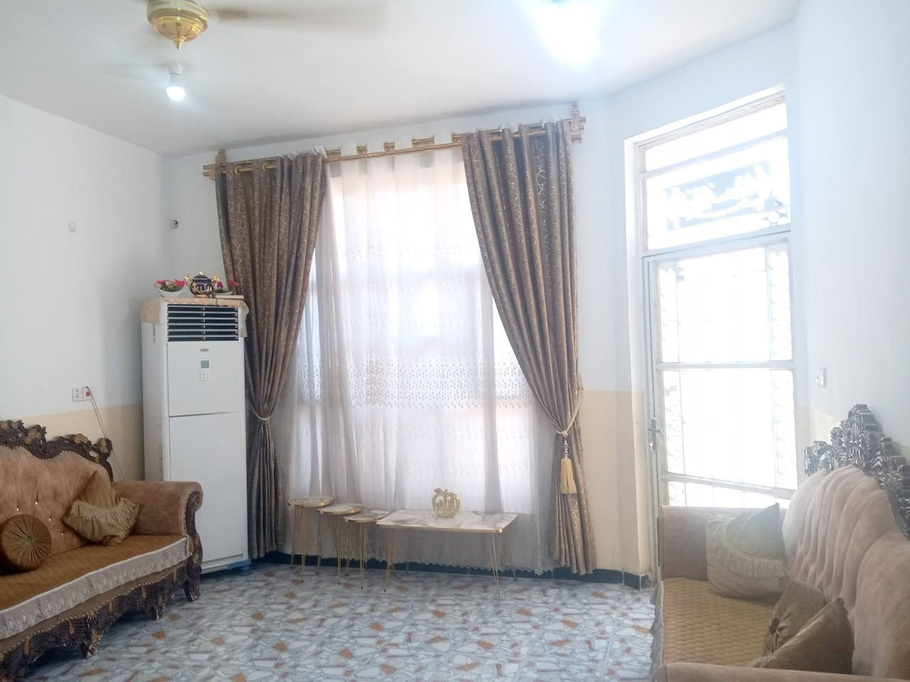 بيت للبيع حي الاسرى الزراعي مقابيل مولد الي بشارع الميلاج المساحه 125 يتكون من استقبال وصاله وغرفه نوم ومطبخ ومنور وحمام الاستفسار على رقم الموبايل  
***********
***********
