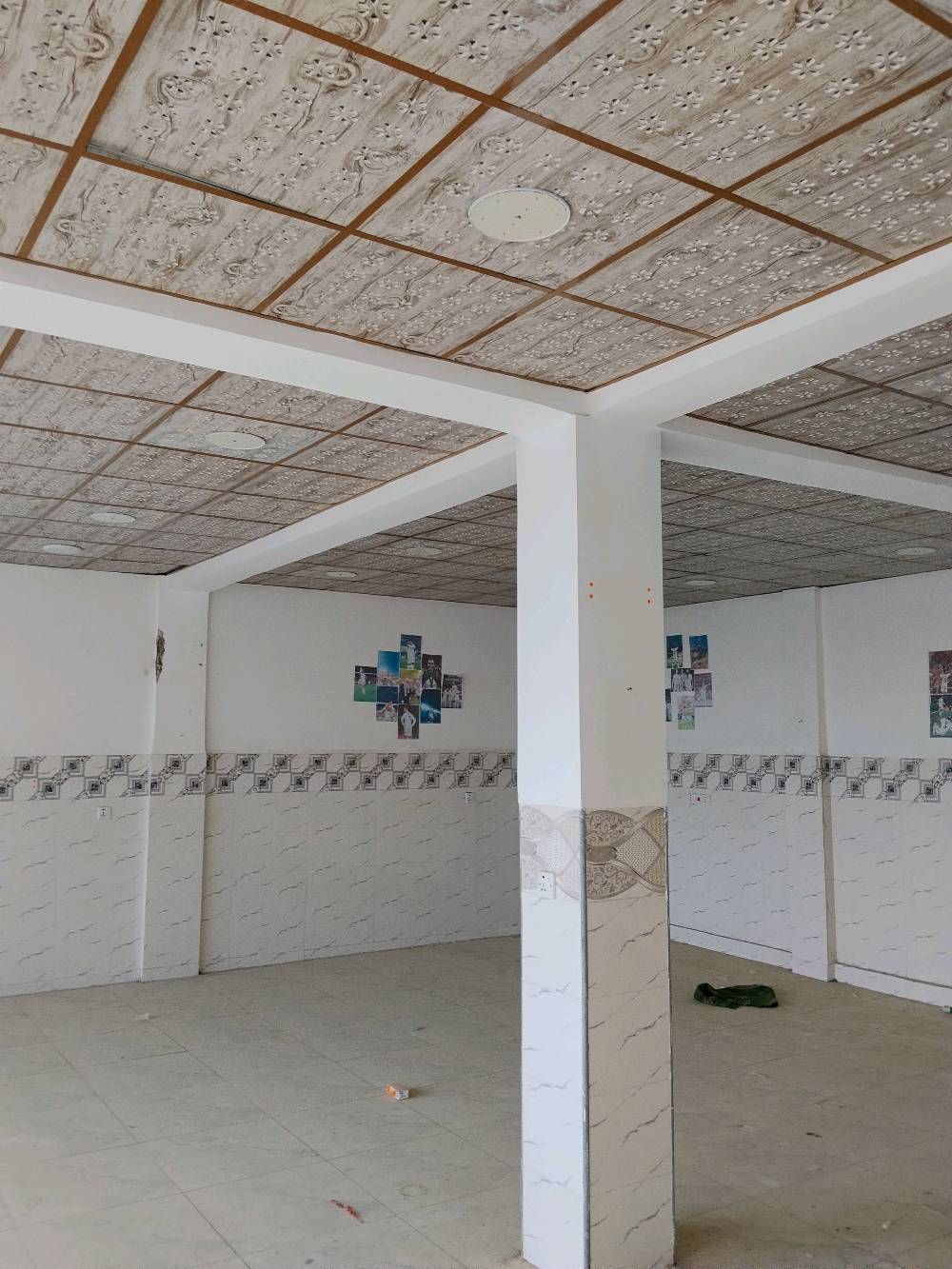 منشور رقم ٧١
اللهم صلِّ على محمد وآل محمد 
بناية تجارية ٣ طوابق  للبيع طابو صرف المساحة ٣١٢ م² الواجهة ١٣ م تتكون من ٤ محلات وقاعتين و٤ مشتملات كل مشتمل يتكون من غرفتين نوم واستقبال وصالة ومطبخ وصحيات البناء طابوق والسقف صب مسلح بناء حديث درجة أولى مؤجرة خير من الله الموقع المسيب حي الموظفين على الشارع العام مباشرة
لتفاصيل أكثر والسعر  الإتصال ب 
***********
***********
ابو محمد