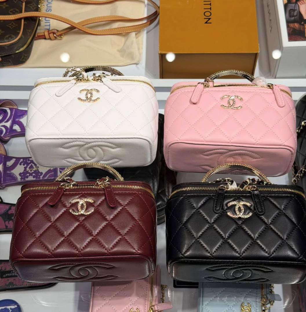 💯🇹🇷 انواع مختلفة من البراندات
للحجز والاستفسار التواصل عبر الواتس اب 👇 
٠٩٥١٩١٦٩٣٨


**إذا كنت صاحب هذا الإعلان وتريد حذفه لأي سبب، رجاءا أرسل رسالة إلى الدعم الفني**