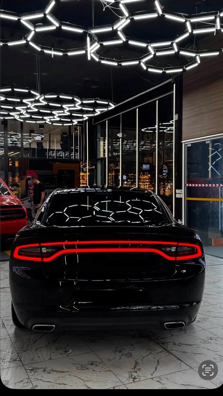 السلام عليكم
چارجر 2033 SXT 
ممشى السياره : 37.000 km
الضرر خلفي 3 قطع صبغ
بدون ايرباك
المواصفات :
شاشه كبيره
مقعد السائق كهرباء
حساسات خلفيه مع كاميرا 
السياره جاهزه بدون نواقص
رقم بغداد بأسمي
للاستفسار *********** بغداد العامريه
السعر 195$
