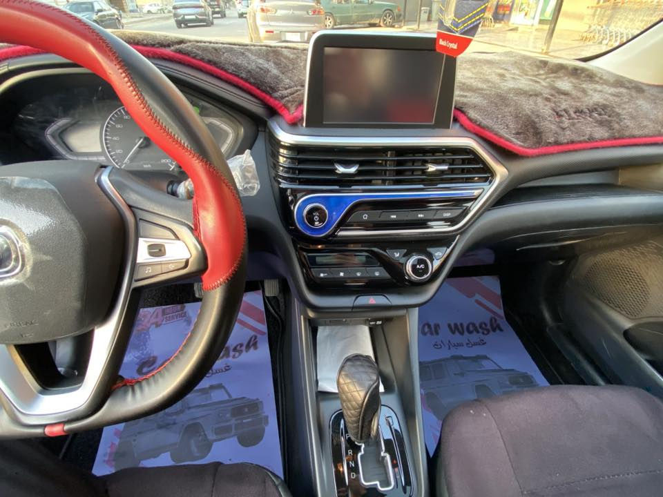 السلام عليكم
شانجان السفن L7 للبيع 
 ⁃ شانجان L7 
 ⁃ محرك 1500 اقتصادي
 ⁃ موديل: 2025
 ⁃ مكفولة .
 ⁃ ما تزال السيارة داخل الضمان، 6 سنوات 
شركة البخيت.
 ⁃ كل شيء بيها شغّال، ما بيها أي نقص.
 ⁃ شاشة، كامرة، حساسات.
 ⁃ مفتاح عدد 2 
 ⁃ رقم بغداد، باسمي. حره
 ⁃ مكان السيارة: بغداد الدورة
ماشية 16 الف زيرو 
 ⁃ السعر: 105$ يعني دفتر و5 ورقات
 ⁃ رقم الهاتف ***********
