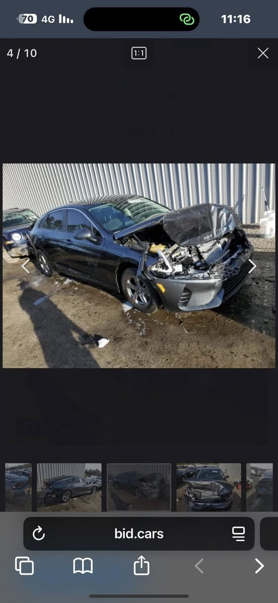 السلام عليكم
من رخصه الادمن 
K5 موديل 2023 
فول موصافات عدى فتحه 
حادثه قطعتين مبين بل صور بدون دواخل ولا لخد ولا شاصي مكفول سياره باسمي بغداد 
عارضه 155$
وبيه مجال بسيط 
الشراي يتصل *********** وتس اب
