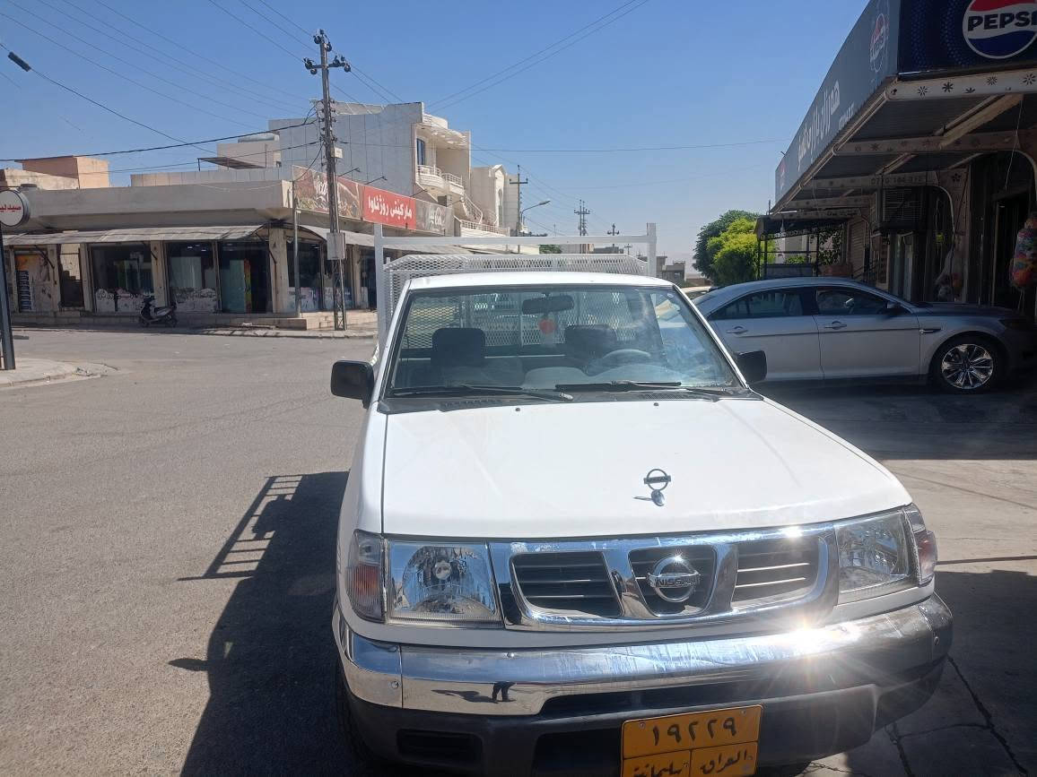 پیکاب نیستا بوفروشتن مودیل 2002
بەشرتی گیرومکینە یەک جملخی بویاخ تەمبریت بەشرت باوەرنیی  سەیارە کە زورپاکوخاوینە 2015 لی خومانە سەنەوی بەسەرجووە لە21 ژینگی درەوە 
*********** شمشمل, السليمانية
