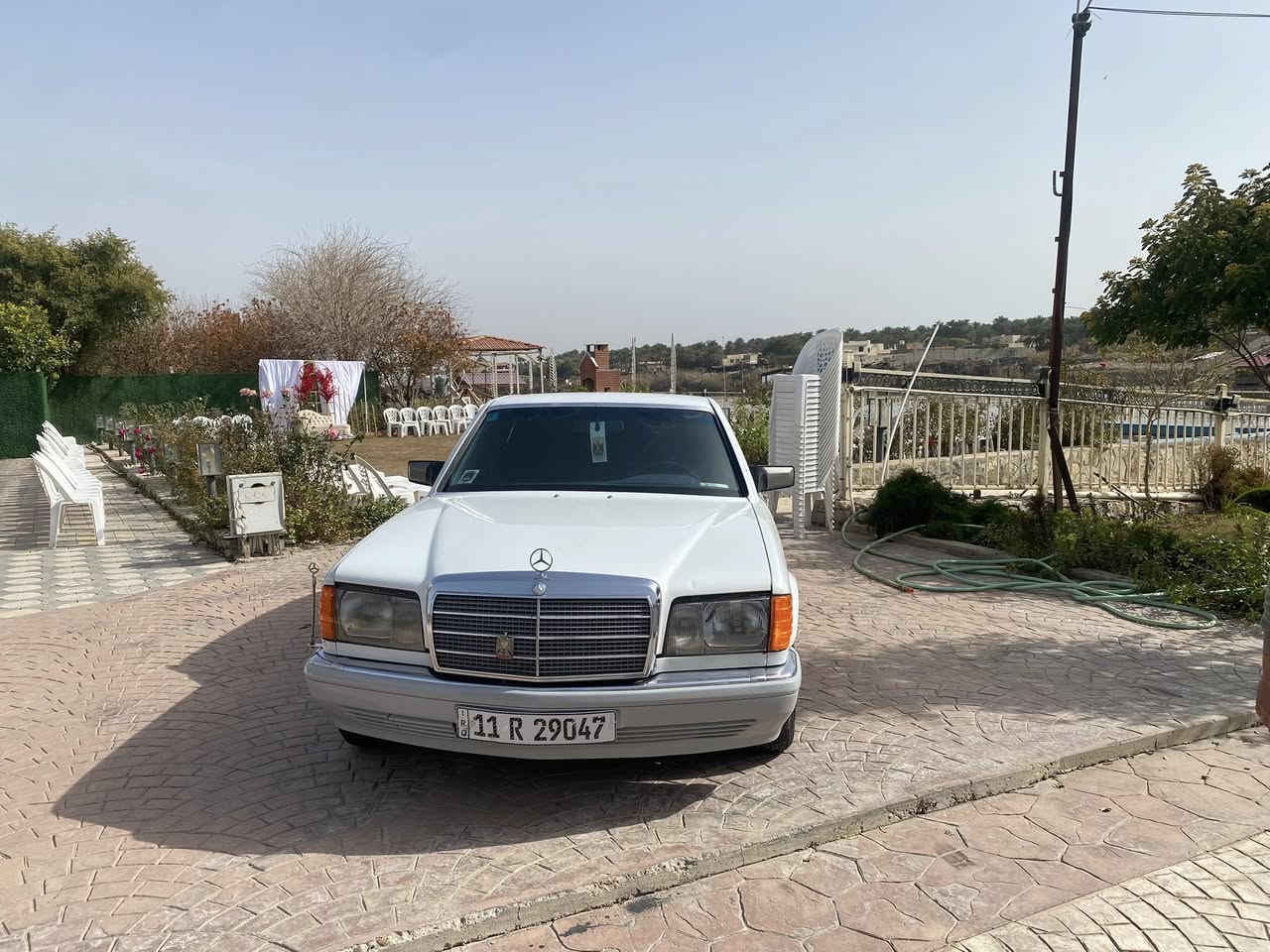 سلام عليكم مرسدس باب قصير سياره على بلاديه كله غرفه بلاديه مكينه ماملعوب بيه تايرات جداد صدر امامي خلفي تبريد ثلج (ملاحظه سياره بيه قطع صبغ مو كله )***********
