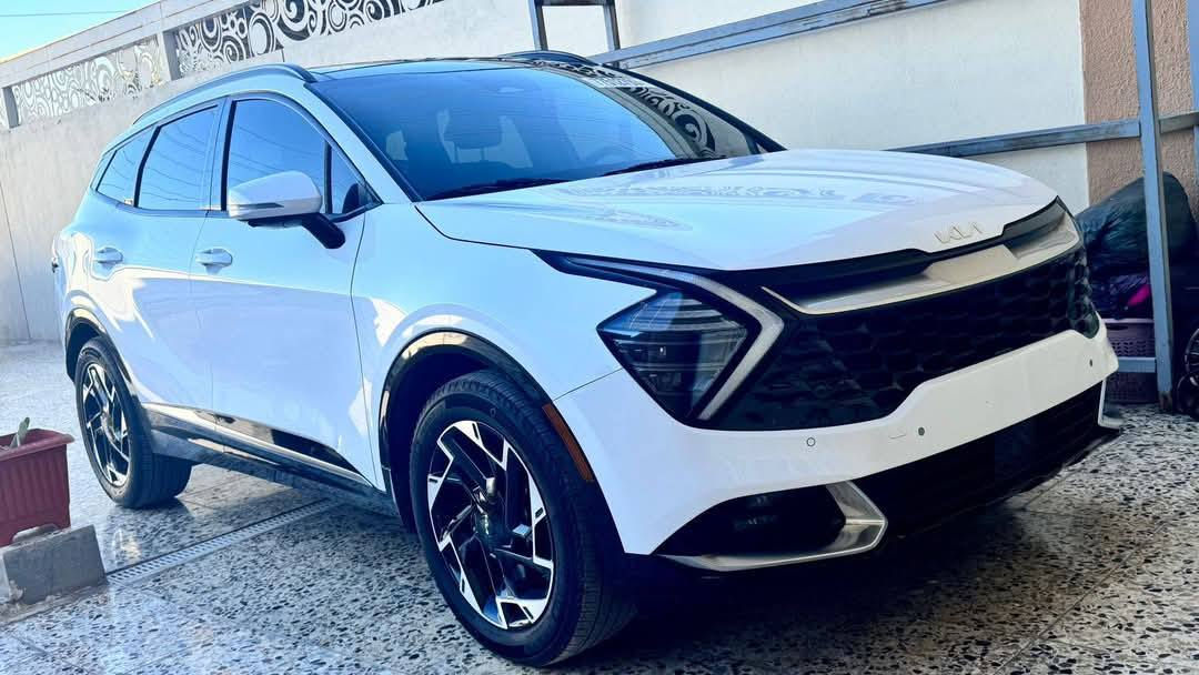 السلام عليكم للبيع فقط رقم بغداد سبورتج برستيج فول مواصفات اعلى فئة ميحتاج اذكرها معروفه وارد أمريكي موديل 2023 محرك 2500 ماشية 23الف ارباك ستيرن حادث  الجاملغ وربع الباب من جوه ودوسه جاهزة مابيها اي نقص  للإستفسار*********** مكاني بغداد الغزالية
