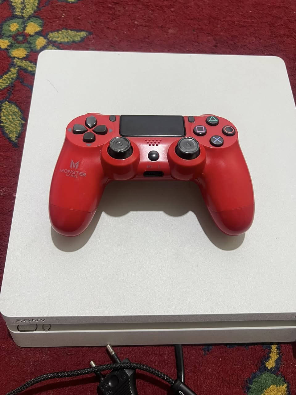 بلي فور
السلام عليكم عندي بلي فور للبيع مع شاحنه ويده تحكم و3 اقراص 2 كره 1 درايفر 
اي استفسار ع هذا رقم ***********
