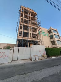 🏢 فرصة استثمارية مميزة للإيجار قاعات بموقع استراتيجي وحيوي في شارع الر...