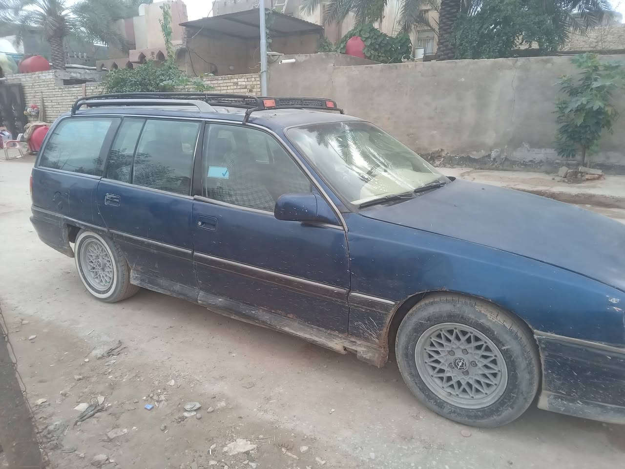 سلام عليكم اوبل اوميكا ستيشن موديل ٩١ سياره نضيفه وجاهزه بدون خياس بيها نواقص بصيطه محرك بلاد  
السعر ٢٥ وبيها مجال الشراي مكان السياره محافظه الديوانيه قضاء الشاميه  *********** ما متواجد عل فيس الشراي يتصل
