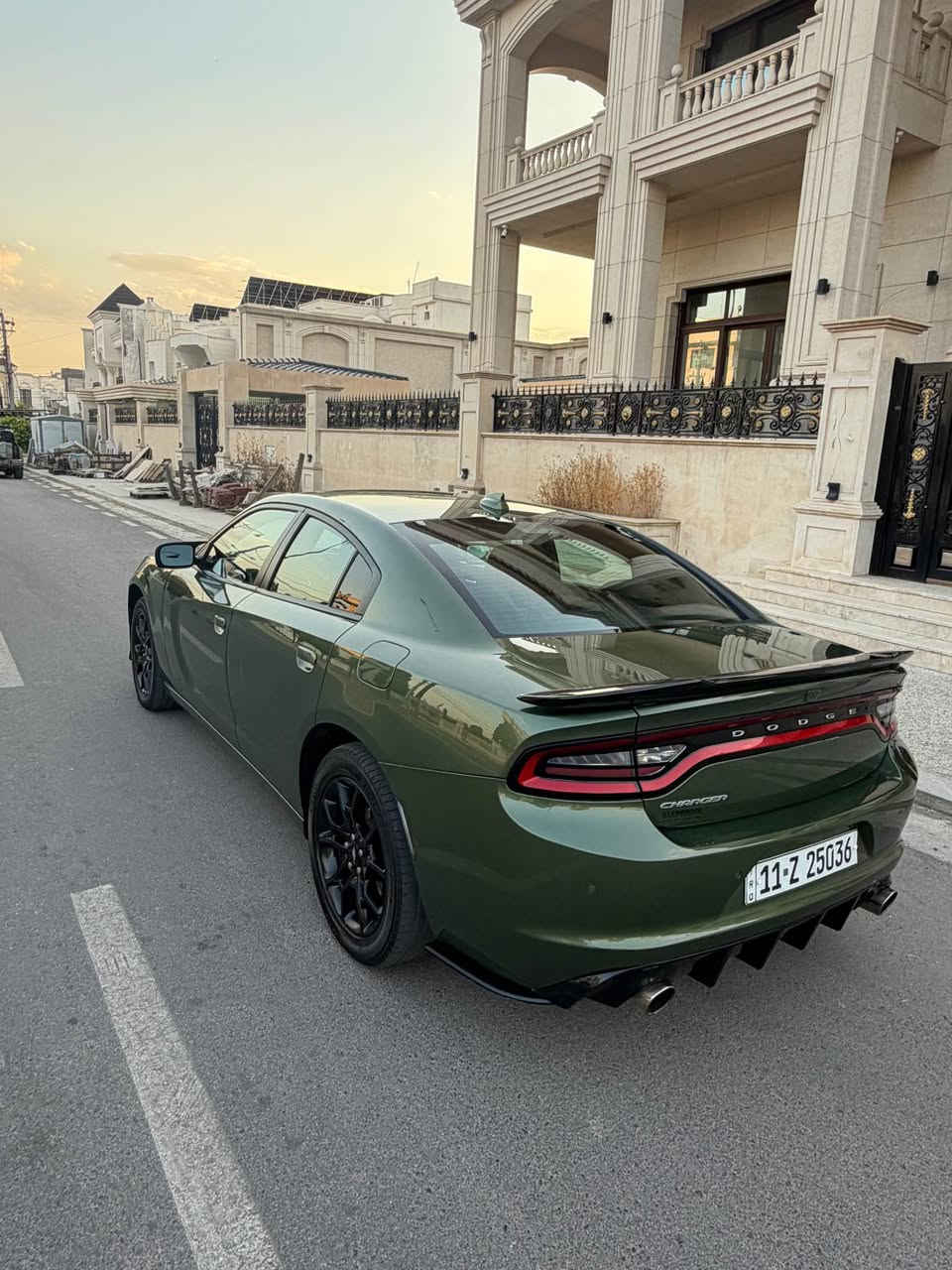السلام عليكم 
دوج جارجر sxt 2022（AWD） 
حادث سياره تبديل بنيد وصبغ نص جاملغ ايسر كارت 
شاشة كبيرة
حساس خلفي 
سوبر تراك 
سستم صوت الباين 
مكان سيارة بغداد 
رجاءً فقط بيع مو مراوس 
***********
بيه مجال للي يجي بغداد, العراق
