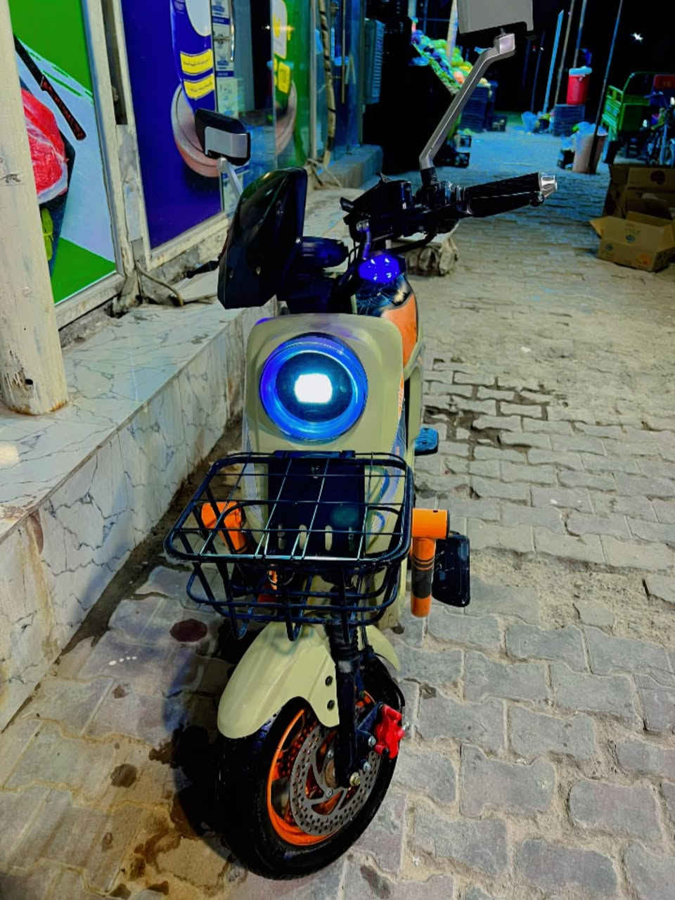 دراجة شحن H900 خمس بطاريات استخدام ثلث اشهر بس نظافه فول كلشي شغال بي اي عطل مابي سعره ٥٢٥ وبي مجال للشراي الرقم تواصل واتساب ***********
