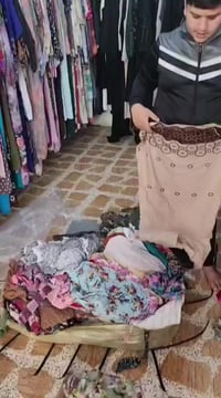 ملابس أطفال • أعمار ٤-١٥ • بهرز