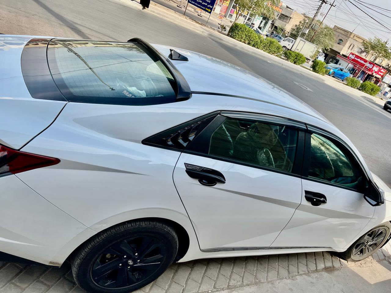 السلام عليكم
النترا 2021 وارد امريكي
 رقم اربيل انكليزي  
ماشية 88 mi
محرك 1,600v

كير + محرك + تبريد + صدر مكفولات 

كار بلي 
رادارات تحكم سرعة أنظمة قيادة 
سياره نظيفه جدا 
بدون ايرباك
حادثها بسيط فقط حافة البنيد فقط
اكو شخط باب الصدر عكس السايق موضح بلصور فقط
باختصار سيارة مال جنايه ونظيفه ومتعوب عليها

150وبيها مجال بسيط

الشراي يتصل
*********** 
مكاني بغداد
