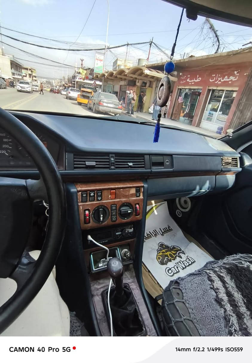 السلام عليكم مرسيدس ستيشن للبيع حجم 230 سياره نظافه فول ماكينه قير شرط طقم تواير صدرء فاروق قدام صدر جديد وارمانيه كلها شغاله شرط التحويل باسم السياره ام صفايه من غرامات وكل شيء ما عليه اترايه كويسه بما يعجبك(***********) (0750826455)
