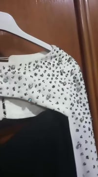 ملابس للبيع • السعر بالخاص