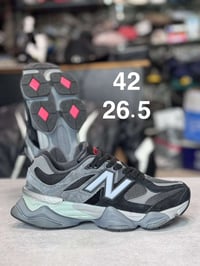NEW BALANCE 9060 غير مستخدم القياس 42 طول القدم 26.5 واتساب wa.me/9647...