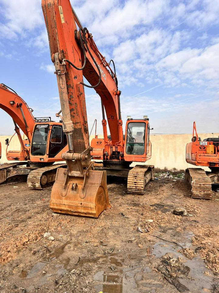 حفارة دايو  موديل 2001 رقم اربيل المكان الموصل *********** /***********
