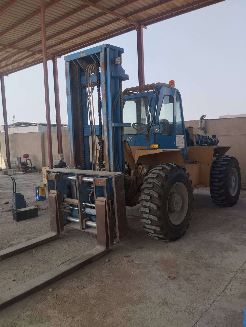 رافعه شوكية 10طن دبل اكسل للبيع ادوات بدون رقم للاستفسار ***********
