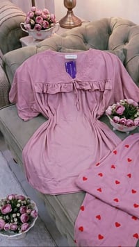 ملابس • قطعة • عرض