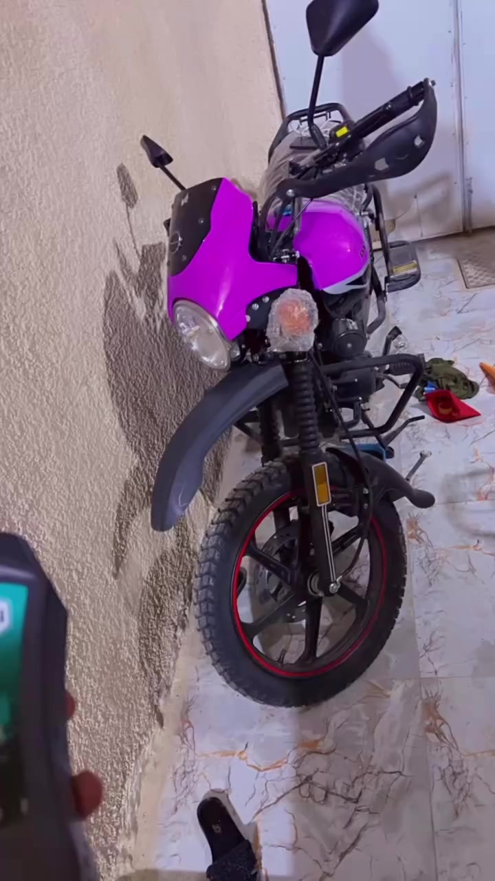 سلام عليكم دراجه دايوان موديل 2023 زيرو ماشيه 1000 مصارله شهر من احذته رقم بغداد باسمي هزه جديده الدراجه ما مشتغله دلفري استخدام شخصي للبيع فقط سعره 3ملايين وربع 
مكاني سبع قصور الاستفسار ***********
