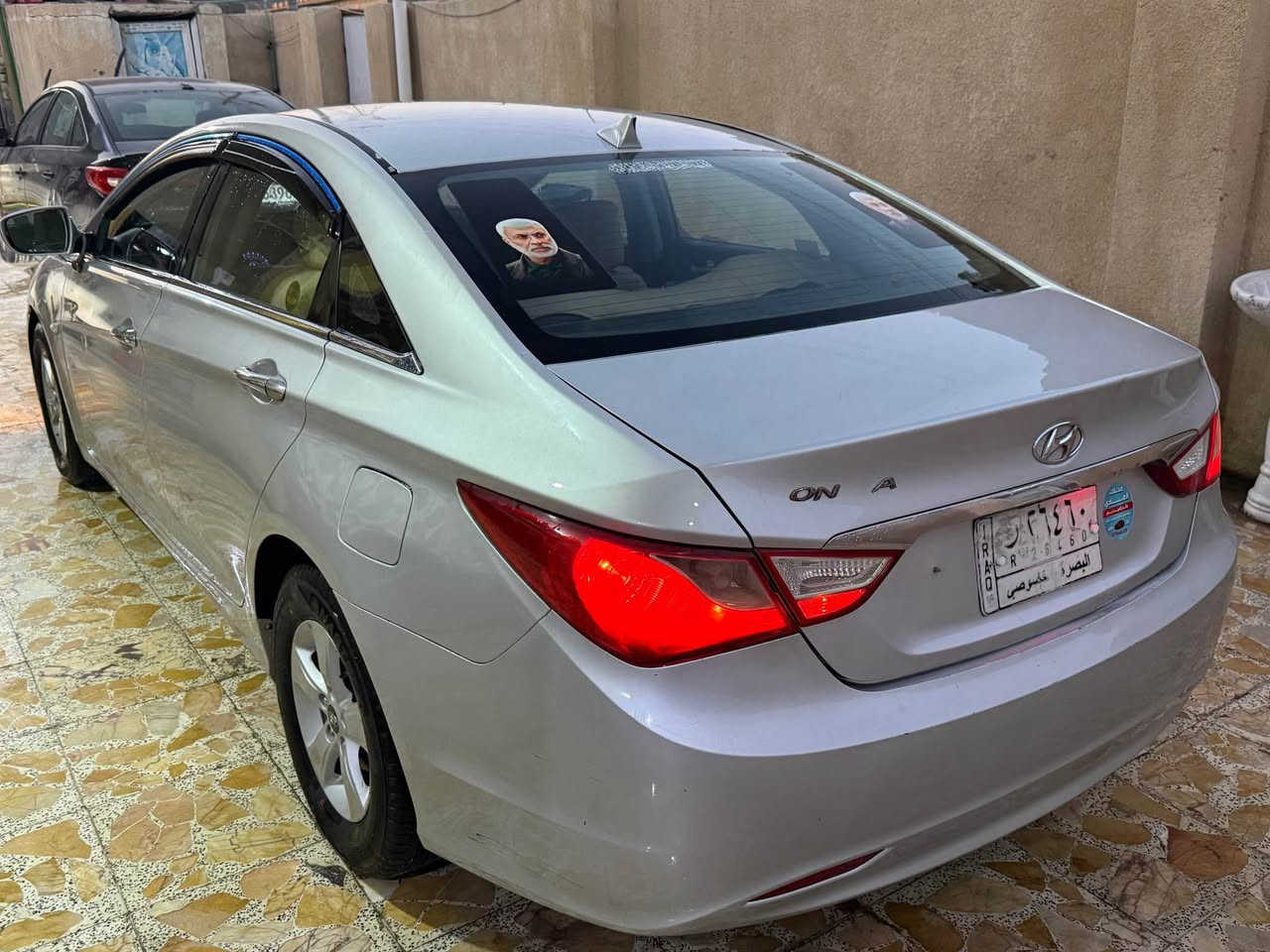 سوناتا 11 معلايه 14 رقم بصره 
وارد كوري كفاله ضربه وتبديل 
كوري من صبغ ما ينكفل 
مكينه كير كفاله حداديه طخم تاير كله جديد لايت زنون اصلي عالي وناصي 
شاشه حجم كبير اصليه كاميره خلفيه 
ودشمه جديده سياره نضيفه مال جناي 
السعر 83 وبيها حك جيه مكاني بصره 
الشراي يتصل *********** Singapore
