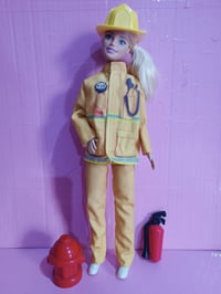 باربي • إطفائية • ملحقات كاملة