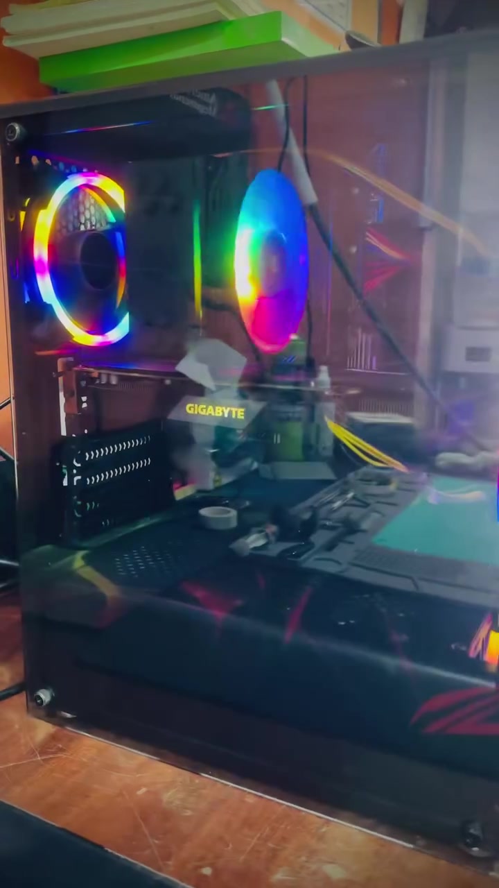 Pc كيمنك 
كور اي فايف i5 جيل عاشر 
رام 16G 3200
هارد m.2 128 + 1T HHD 
كارت شاشة GTX 1660 oc 6G 
باور سبلاي 550
السعر 500 الف 
***********
