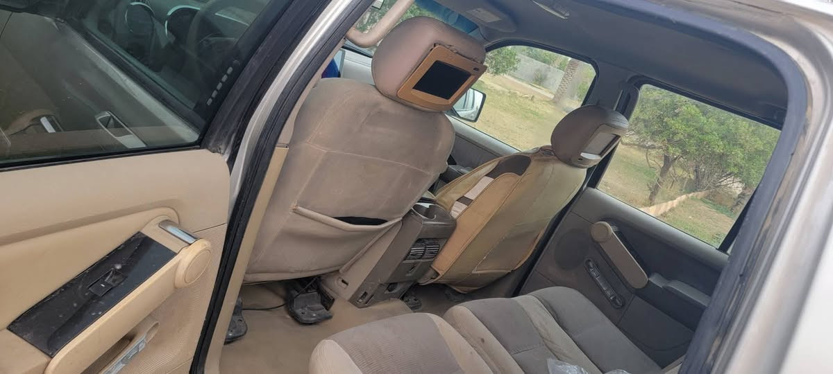 السلام عليكم فورد أكس بلور 2007 كير مكينه جدد تبريد تدفئه كلها شغاله كهربائيات حداديه السياره جاهزه رقم بغداد مشروع وطني تحويل مباشر السعر 100وبيها مجال بصيط بيع أو مراوس حسب القناعه العنوان قرب سجن أبو غريب رقم الهاتف ***********
