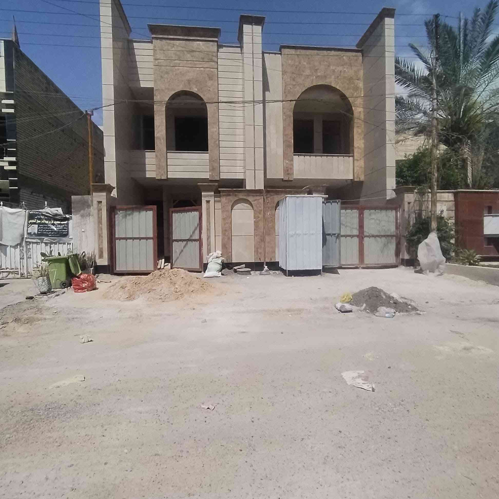 على بركة الله
📌 الثقة عنوان

يسر مكتب ازاد
 للاستثمار والتطوير العقاري 
ان يعلن عن توفر

وحدات سكنية متعددة 🏘️ 

في اكثر من موقع 📍 
واسعار مختلفة

داخل منطقة البنوك 📍 

فول درجة اولى

..... للبيع    ..... 📢📢📢📢 

المساحة 150 متر 📐 
الواجهة 5 متر 📐 
النزال 30 متر 📐 

كراج 
مدخلين 
الطابق الارضي 
صالة معزولة  +مطبخ معزول نظام امريكي + خدمات + غرفة نوم + منور

الطابق الاول

ثلاث غرف نوم سويتات + خدمات

بالاضافة الى السطح 

الدار انشئ بأحدث طراز
واجهة مرمر
ارضيات مرمر
سيراميك جدران الواح 
شبابيك تركي
ابواب صاج
ديكورات بروفايل انارة مخفية
كل منضومات الانابيت والاسلاك دفن

مواقع ممتازة
شارع عرض 15 متر
رصيف عرض 4 متر 

البنوك
📍 شارع الكنيسة
 📍 التربية 

للاستفسار
اتصال + واتس اب
***********
***********

او مراجعة المكتب
ازاد للوساطة العقارية 
شارع الكنيسة
مجاور حلاقة ايليا للرجال
