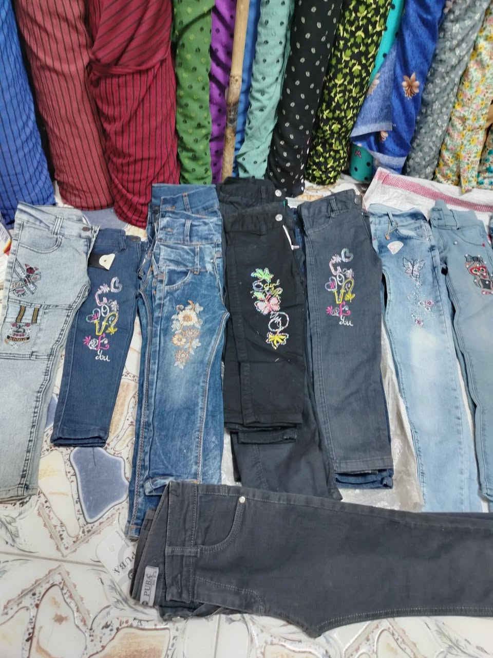 تخفيضات اليوم 🔥🔥بناطير بناتي ولادي القطعه ٣٠٠٠ او اذا  تاخذ ٤   ١٠


**إذا كنت صاحب هذا الإعلان وتريد حذفه لأي سبب، رجاءا أرسل رسالة إلى الدعم الفني**