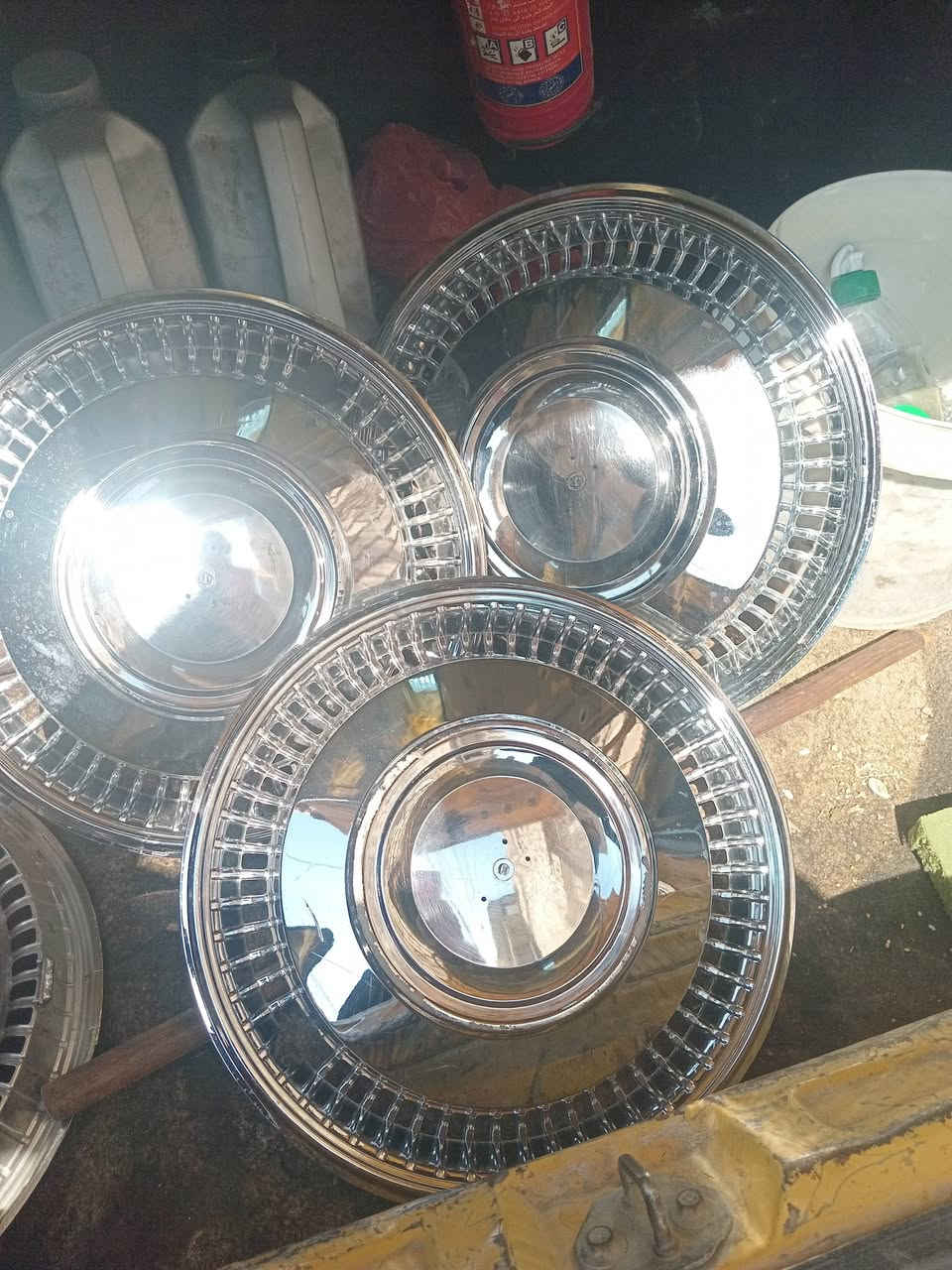 سلام عليكم كبات نضيفات للبيع سعر 40 رقم الموبايل ***********
