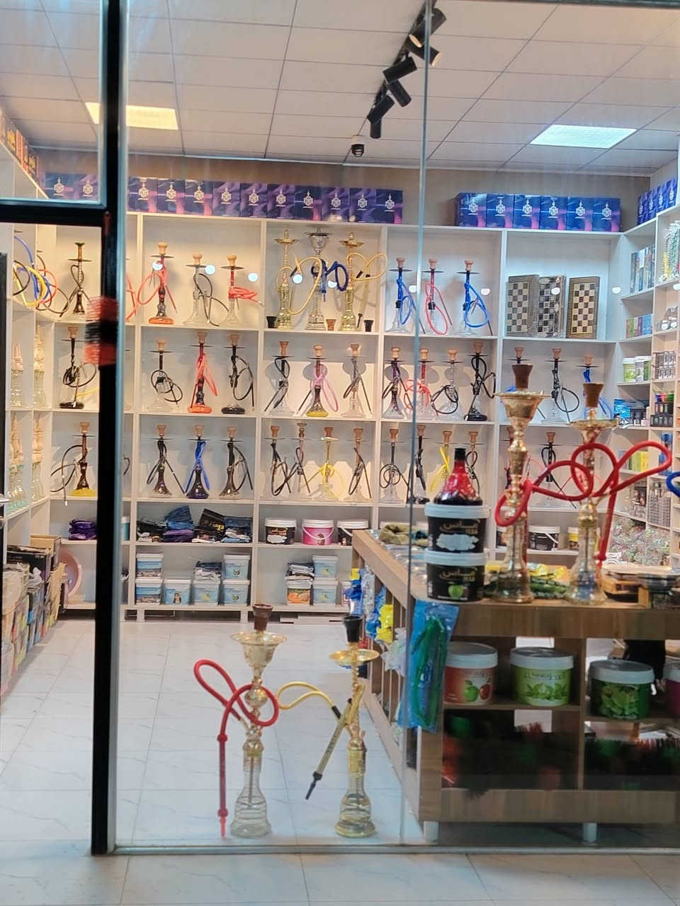 محل نراكيل هوه ديكور ه للبيع
بدايت حي الوفاء ابصفه كهوه خير من الله السعر عل خاص
***********
