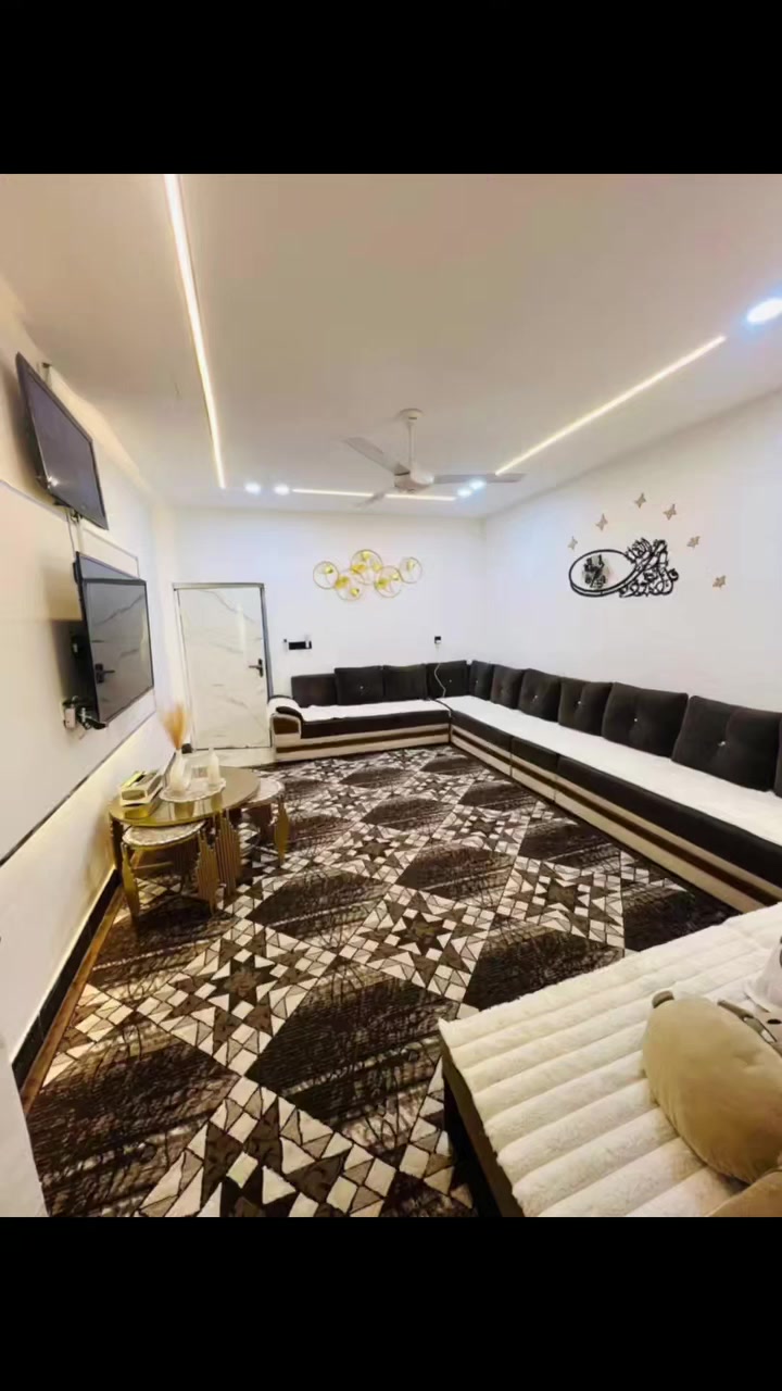 حمودي العراقي
 🏤سلام عليكم دار للبيع
الموقع 🛑 توله فروش قروب جامع ابو  بكر
مساحه الدار 🛑220م بناء طابوك 
جنس الدار 🛑طابو صرف
محتويات الدار 🛑
غرف نوم 2 
صاله 
صحيات 
منور 
مطبخ حار بارد 
استقبال 
كراج مساحة 20م 
الطابق الثاني 🛑
غرف نوم 2 
صاله 
بيتونه 
بلكون
عنوان المكتب شوان كلئ مقابيل حزب الشيوعي 🛑
نستقبل جميع عروضاتكم داخل وخارج خانقين 🛑
للستفسار اتصل على الرقم التالي واتساب 🛑***********
@إشارة
