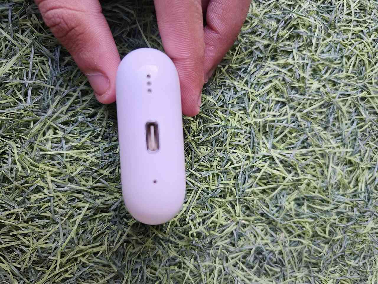 سلام عليكم ايربود للبيع شرط الفحص بيه عزل يخبل الي يريده يدخل خاص سعره 15 الف رقمي ***********
