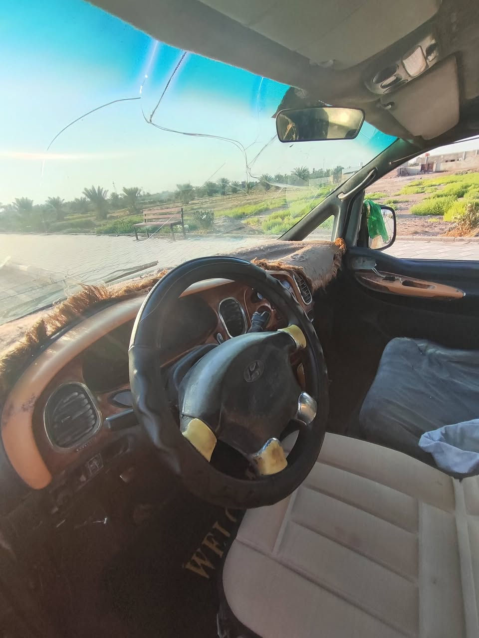 السلام عليكم سياره ستاركس 2001
للبيع السعر 40 وبيهه مجال  تحويل مباشر الاستفسار اتصل ***********
