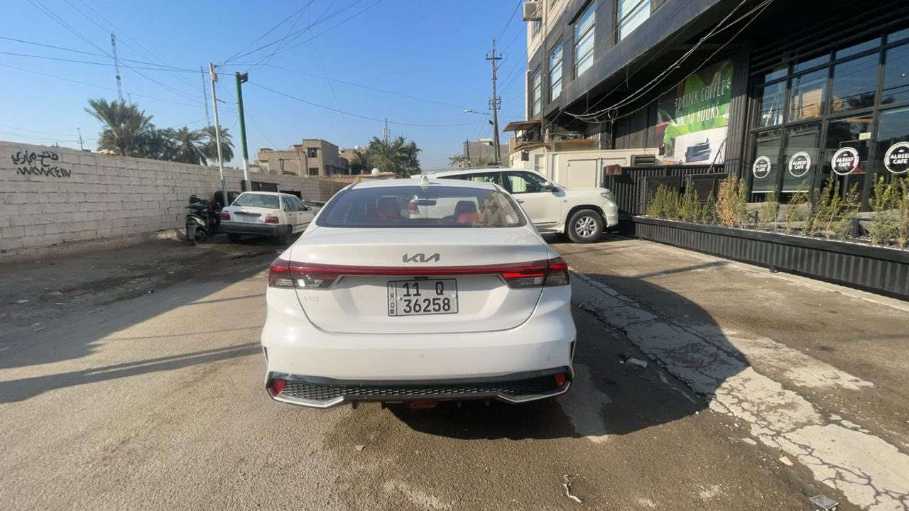 سلام عليكم K3  موديل 24 دبل نوزل مكفوله كفاله عامه من صبغ والبارد والرصعات والشخوط برغي ممفتوح بيه ماشيه 25500 كيلو قابله للزياده ب140 ومجال كلش قليل  مكان سيديه  ***********
