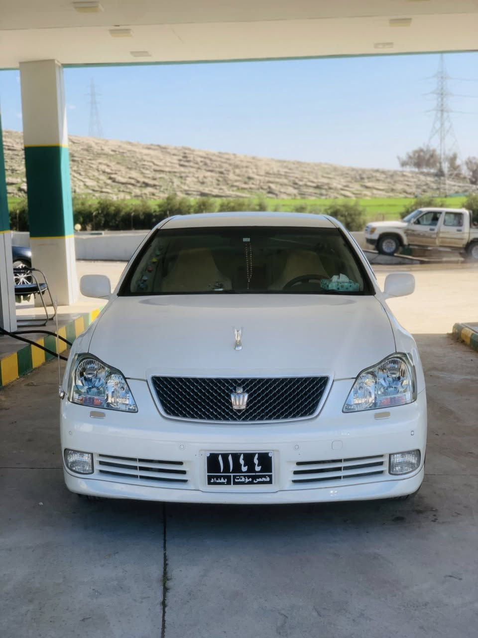 سەرەتا بە ناوی خوای گەورە 
سلاو لە ئەدمین
شاهینە براوە 
٢٠٠٥ کامل مەسرەف 
١٨٢ بی دوکەل
١٣٨ km
ناوزەرد دووگمە
کامیرە
بیلات سپۆرتی یابانە چوار تاییەو ویلی لۆکی لەسەرە
ژم***********ل
