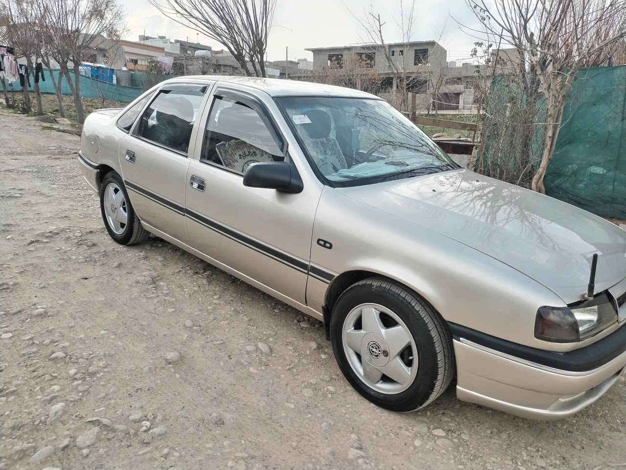 بەناوی خوای گەورە
ئۆپڵ ڤیکترا بۆفرۆشتن 
مۆدێل 1991مەکینە 18 
هەزەی تازەیە سەنەوی تا2031تازەیە
معامەلات کارت بەنزینی بۆکراوە 
سعر 45گڵا قفڵ 
***********
