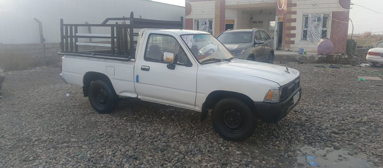 سلام عليكم سياره بيكم موديل 89رقم دولي قادسيه تحويل مباشر سنويه جديده كير مكينه 5كير  سياره جاهزه للاخير ما بيها نقص ابد مصبوغة عام بدون اي حادث مكان السياره واسط الزبيديه اتصل ***********
