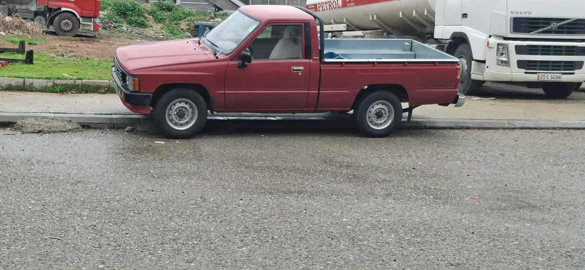 بسم اللە الرحمن الرحیم
تۆیۆتا پیکاب ١٩٨٥ تاک چوار قولاب سەیارەکە مالی کەسابەتە سەیارەکە گیر مەکینە ئەکسل هەموو گیانی بەشەرتە سەیارەکە ٦گیرە مەکینەی ٣وایە سەیارەکە رەقم سلیمانیە تحویل و غرامە بەشەرتە سەیارەکە کارەبای هەموو گیانی ئیش ئەکات سەیارەکە لە سلیمانیە 
***********
***********
بەس جوابی تەلەفون ئەدەمەوە جوابی کۆمینت و مەسج نادەمەوە السليمانية, العراق
