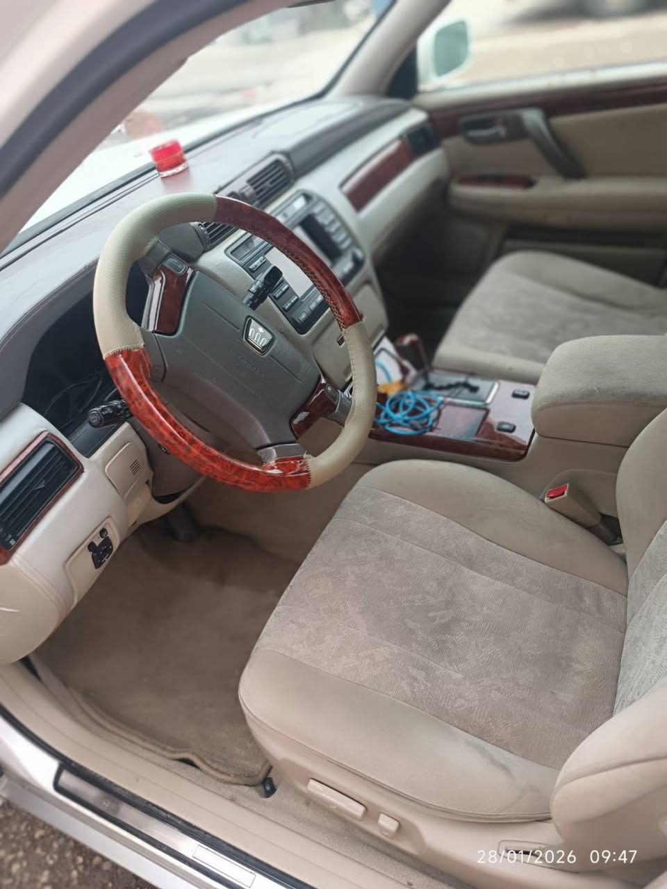 مەلیکە ساخخخ استشن  2004  D4گەورە
سپی بی بۆیاخ  دەعامیەکانیش بۆیاخی نییە
گێرو مەکینە بەشەرت استراد خاسە تاقانەی هەموو عراق 
ڕەفیقی نیە لەجوانی  چوار  تایەی تازە
سڵایت  ساردوو گەرم  کارەبایی  لەسەر دەقی شەریکە ماوەتەو  بۆ نرخەکەی تەلەفون  بکە  گەرکڕیاری***********
