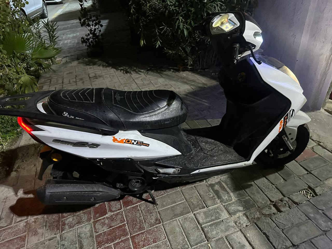 سلام عليكم دراجه سكنس مديل 24البيع مامفتوحه شرط نكر سلف كله شغال سعر 550بيه مجال عنواني كربلاء فلكت الثوره ***********
