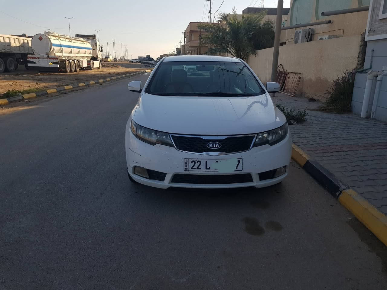 🚗 للبيع — كيا سيراتو 2011 خليجي 🇰🇼
✔️ وارد خليجي (كويتي)
✔️ محرك + كير بحالة ممتازة (كفالة)
✔️ تبريد ثلج ❄️
✔️ صدر أمامي وخلفي جديد
✔️ تايرات جديدة (تخم كامل)
✔️ السيارة جاهزة من كل شي — ما تحتاج صرف 💯
✨ المواصفات:
مرايا شفط
حساسات خلفية
تحكم بالمقود
شاشة
باقي المواصفات المعروفة للسيراتو الخليجي
📌 السيارة نظيفة جداً واستعمال شخصي
📍 السعر: (١٠٣ ورقه وبي مجال)
📞 للتواصل: (***********)
