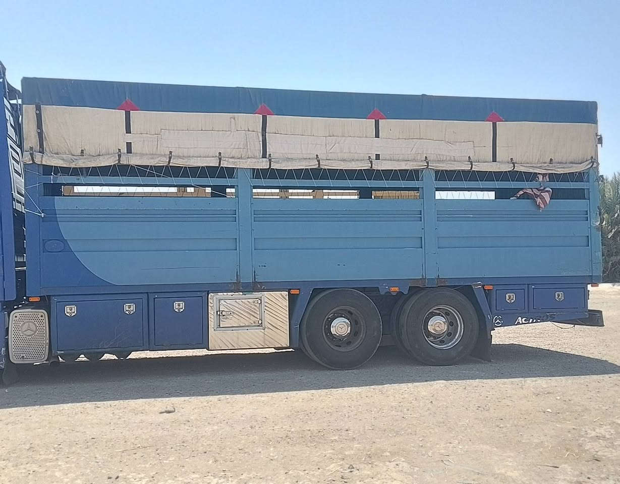 سلام عليكم بدي للبيع
حمداني تفصال لجرف 
بريص 480 طول 750
جادر صيفي وجادر مطري
بدي جديد مطبخ ثلاجه داير كله نضيف
***********
***********
