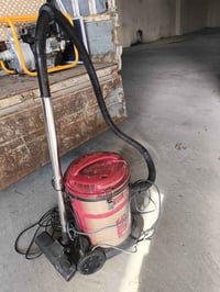 السليمانية • مكنسة كهربائية