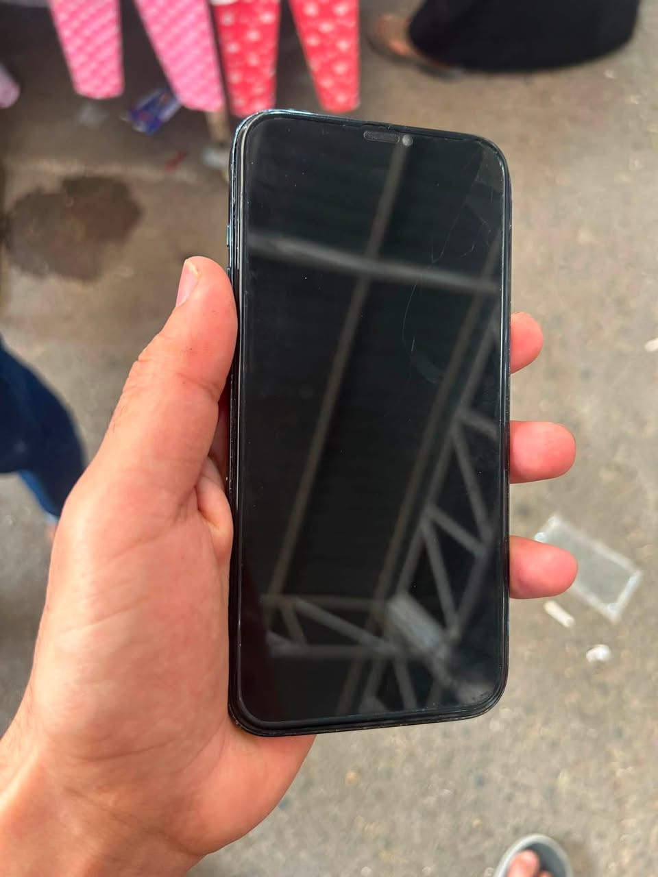 آيفون 12بروماكس
ذكرة 256 

دبل سيم 

بطاريه 100

الجهاز مبدل شاشه تفليش 

جهاز نضافه فول

السعر 325 بي مجال سيط 

لاستفسار ***********
