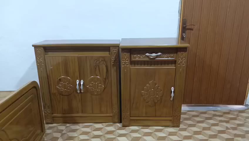 السلام عليكم غرفه نوم اخشاب جديده ما مستعمله عراقي تزكام للبيع السعر 1250 الاتصال على*********** البصره حيانيه
