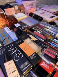 مكياج أوروبي • ١٠٠ قطعة • توصيل مجاني