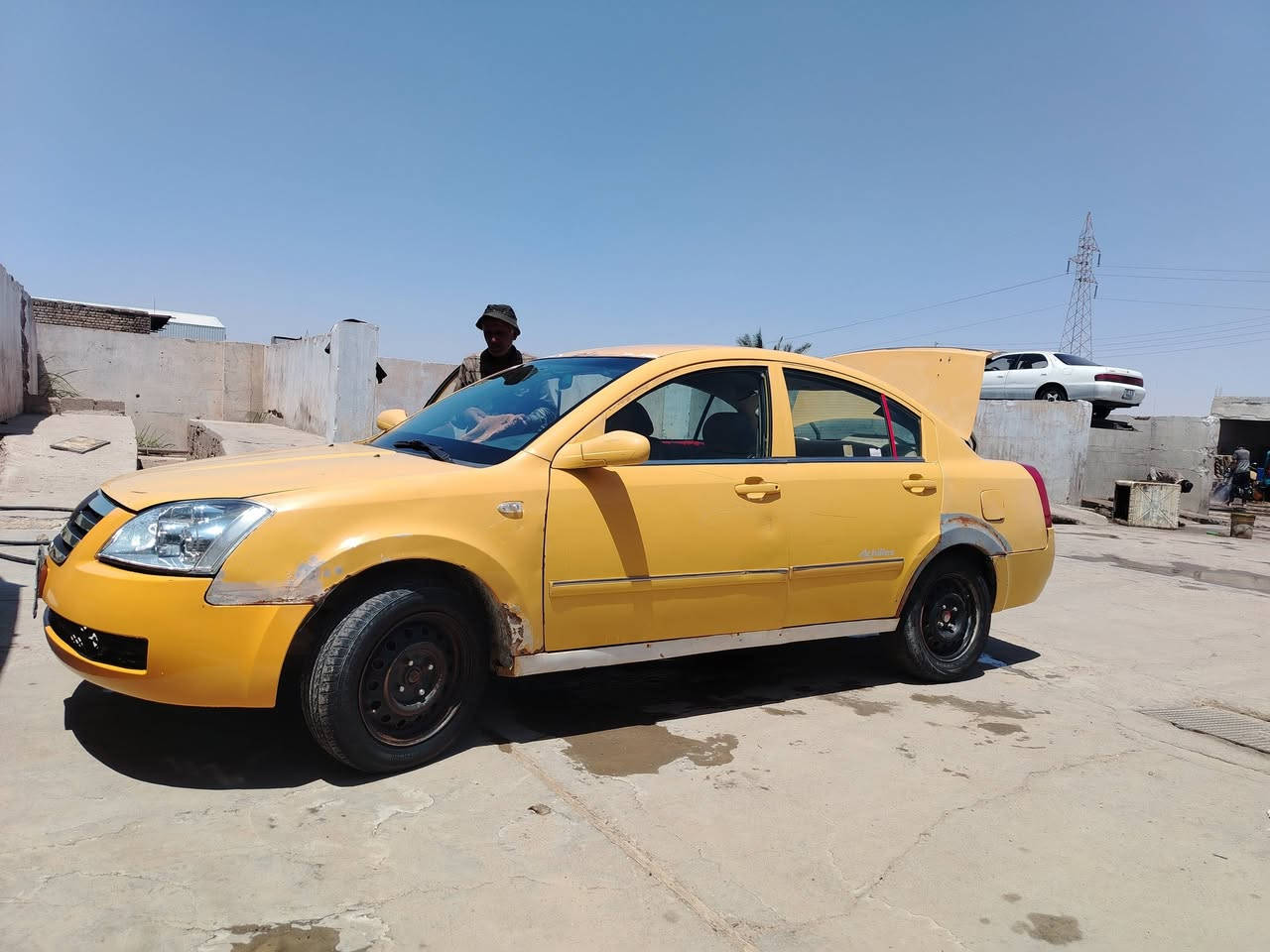 شيري A5 موديل 2009 رقم ذي قار السنويه 26 مصفر هيئه وغرامات بيع او مراوس حسب القناعه السعر 25 وبيه مجال ***********
