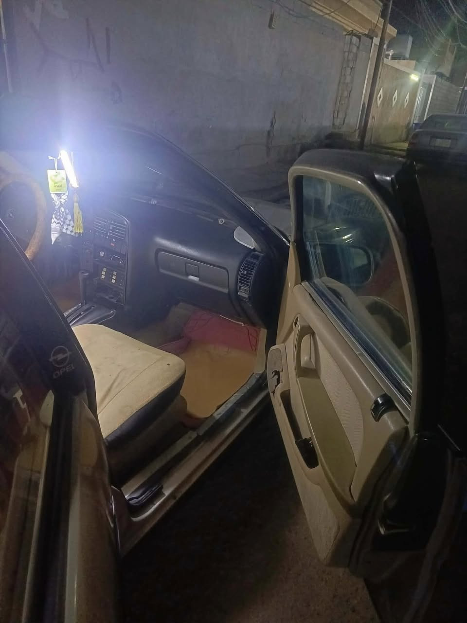 السلام وعليكم اوبل اوميكا موديل 1992 لون ذهبي رقم انكليزي سنويه لـ2027 مشروع وطني مكينه 2000 مجفته جديد تخم تاير كهربائيات شغاله كلها سياره بسمي تحويل ثاني يوم السياره بس كيرها يبوش مرات من هيه وبارده شي قليل سعرها-25 مكاني الفلوجه

الاستفسار
***********
***********
