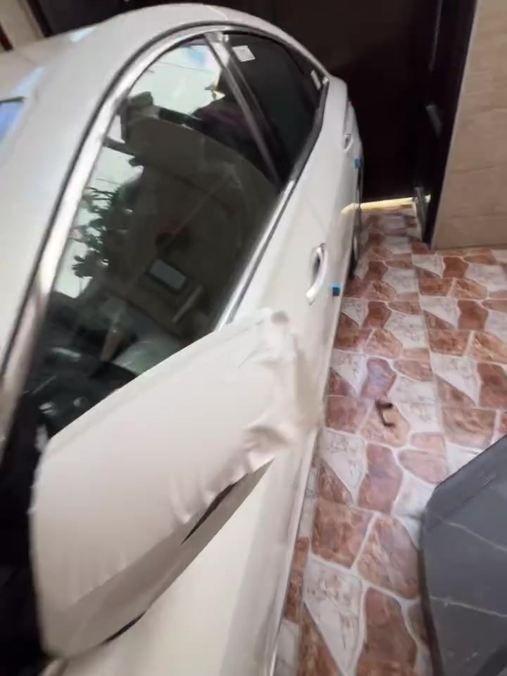 ازيرى ٢٠١٣ كلشي موضح بل فديو السعر١٣٠ باقي التفاصيل اتصل 
***********
